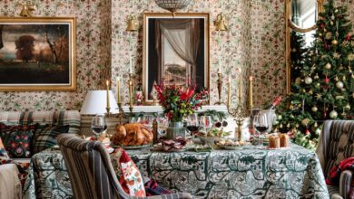 Festive Dining: Top Small Christmas Table Gifts