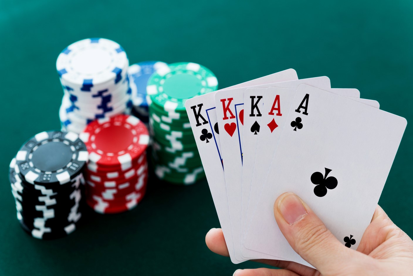 Maximize Your Game: Exploring the Unique Features and Benefits of Hold'em Sites