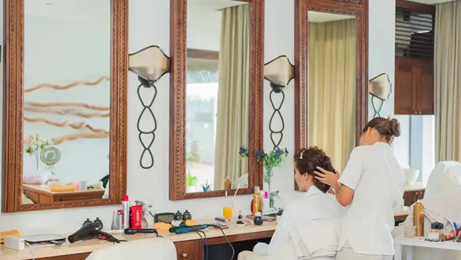 How Can You Choose the Best Room Salon?