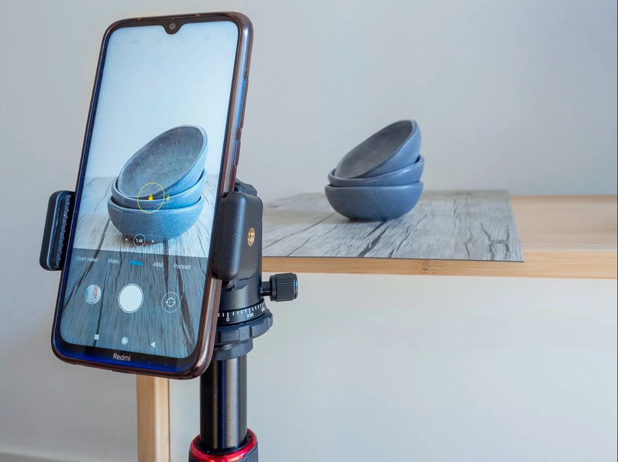 Mobile Photography for Product Shots: Leveraging Smartphones in Toronto's Product Photography Scene