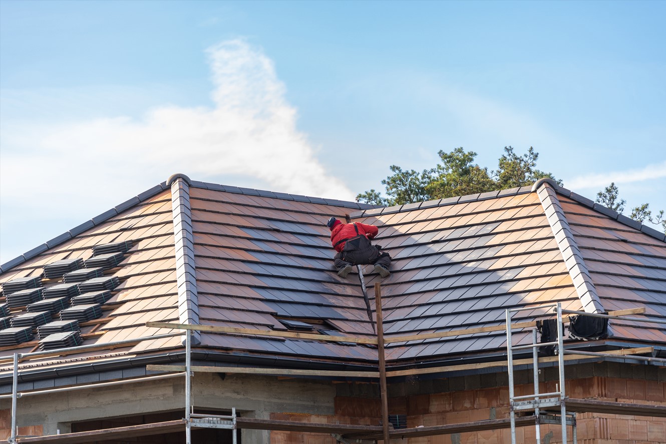 Signs It's Time for a Roof Replacement: A Homeowner's Guide