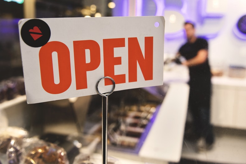 What Makes a Business Sign Stand Out? 6 Essentials You Shouldn’t Ignore