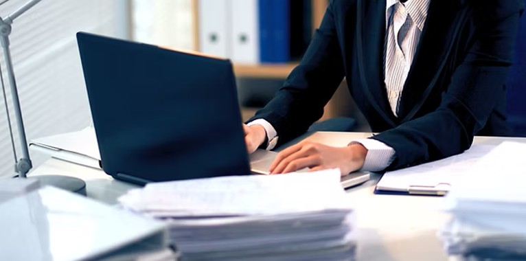 How Small Business Bookkeepers Simplify Payroll Management