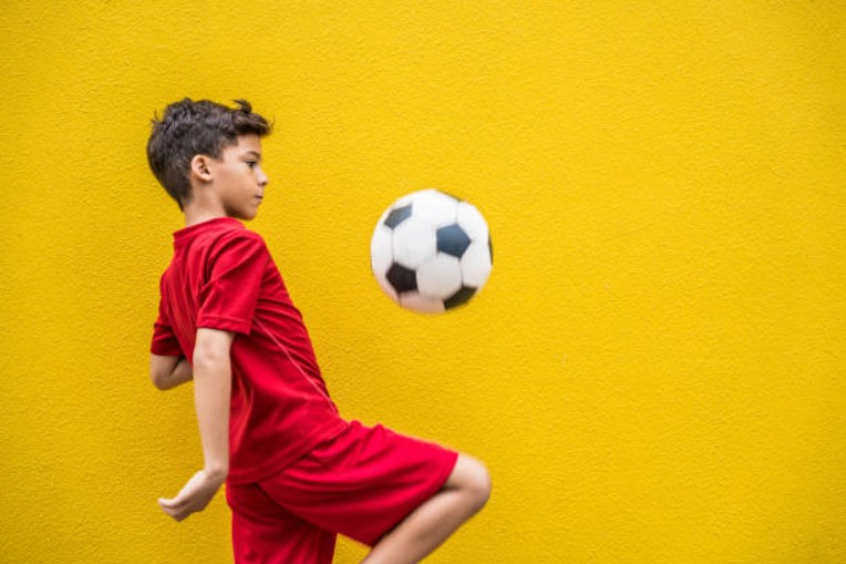 What Separates Casual Football Fans From True Enthusiasts