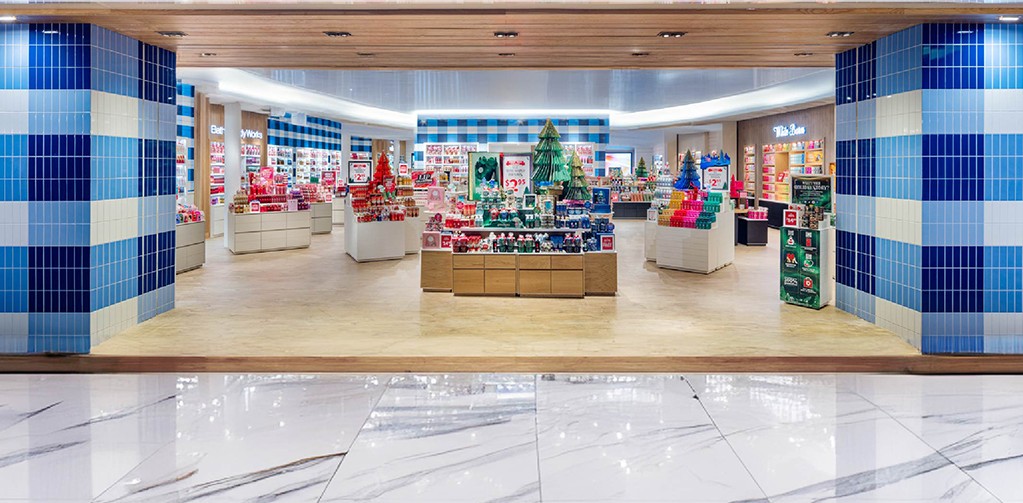 How to Transform Your Store’s Exterior to Bring in More Customers