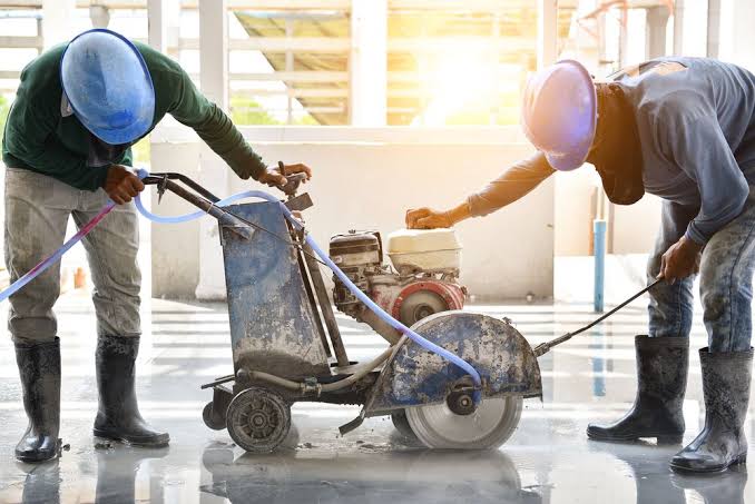 Water on a concrete floor saw is not for the blade, it is for the lungs of whoever is pushing it